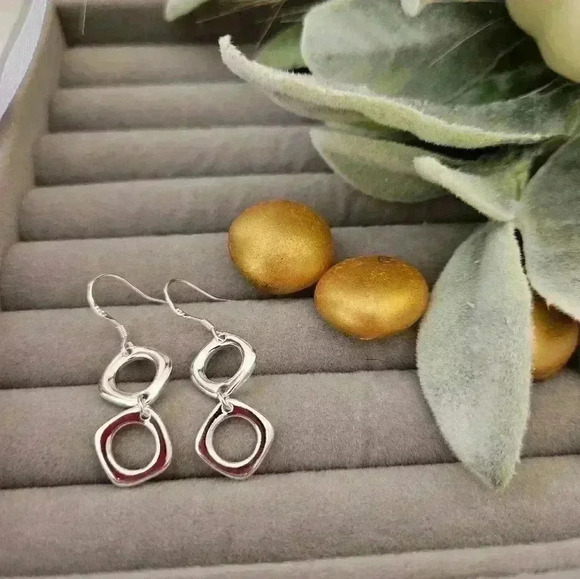 Dangling square stacked 925 sterling silver earrings. - Picture 4 of 6